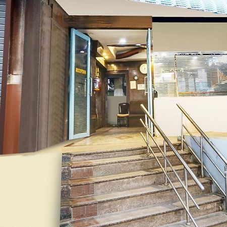 Super Hotel O Padmavathi Puram Near Railway Station Tirupati Exteriör bild
