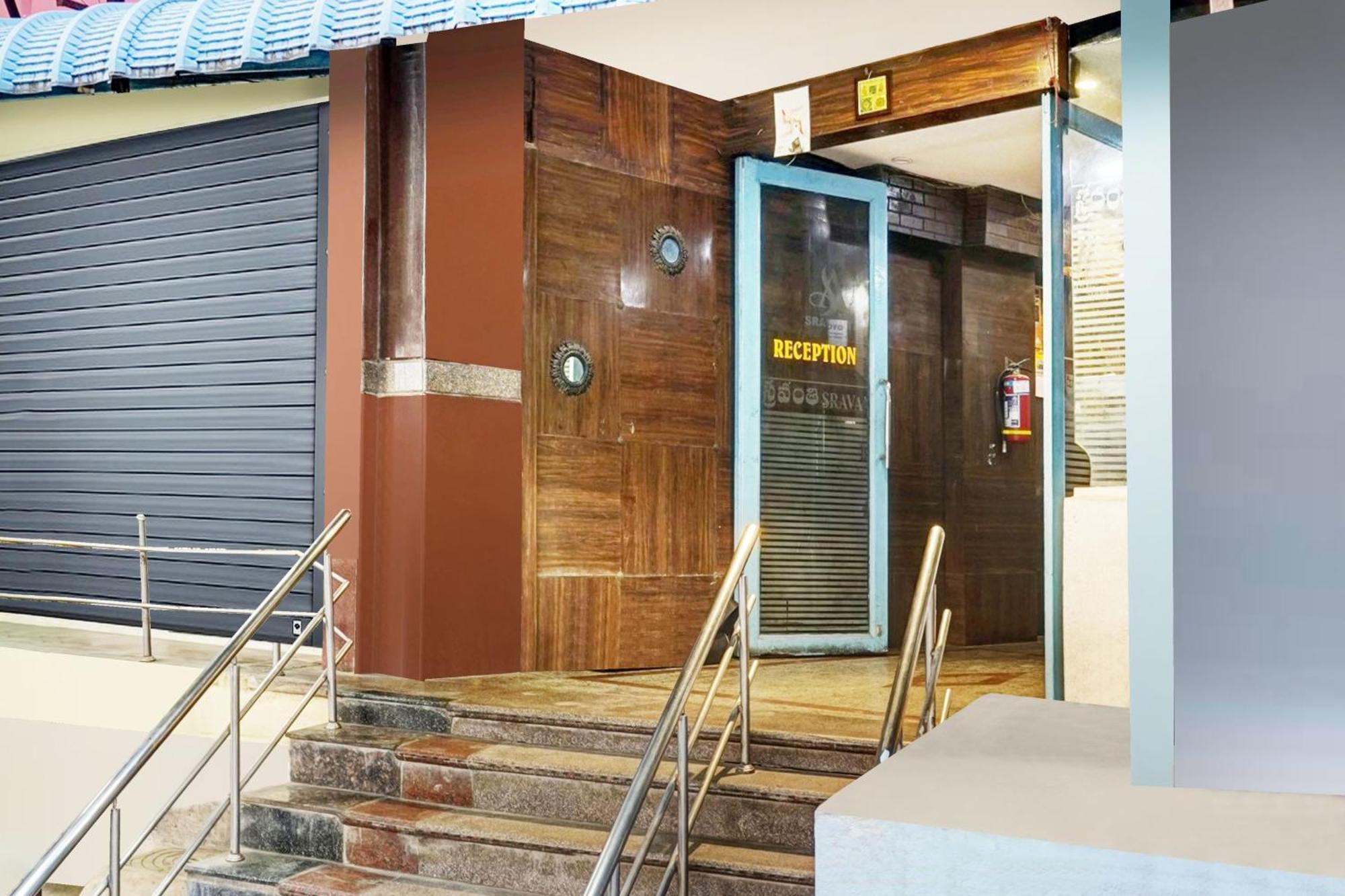 Super Hotel O Padmavathi Puram Near Railway Station Tirupati Exteriör bild