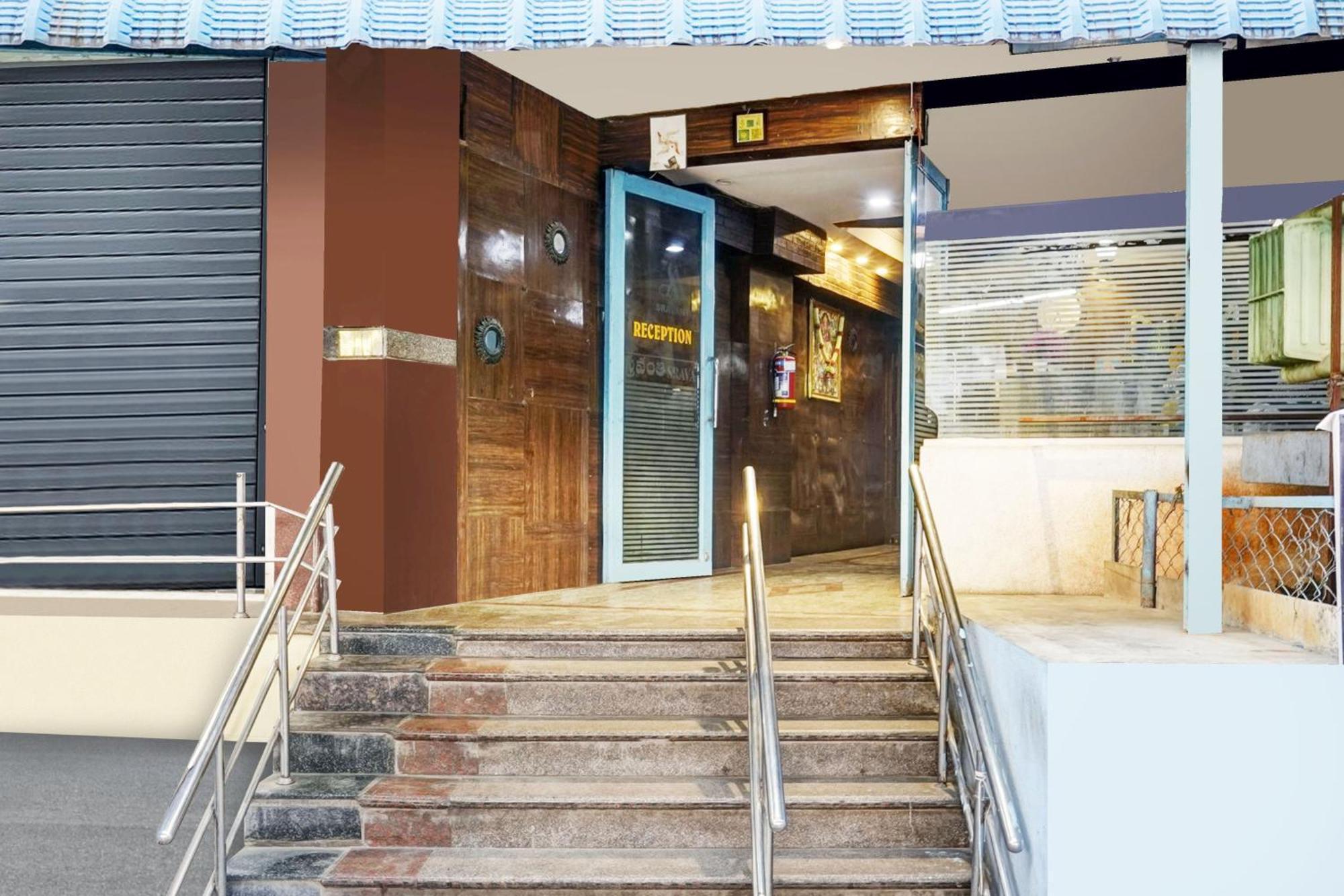 Super Hotel O Padmavathi Puram Near Railway Station Tirupati Exteriör bild