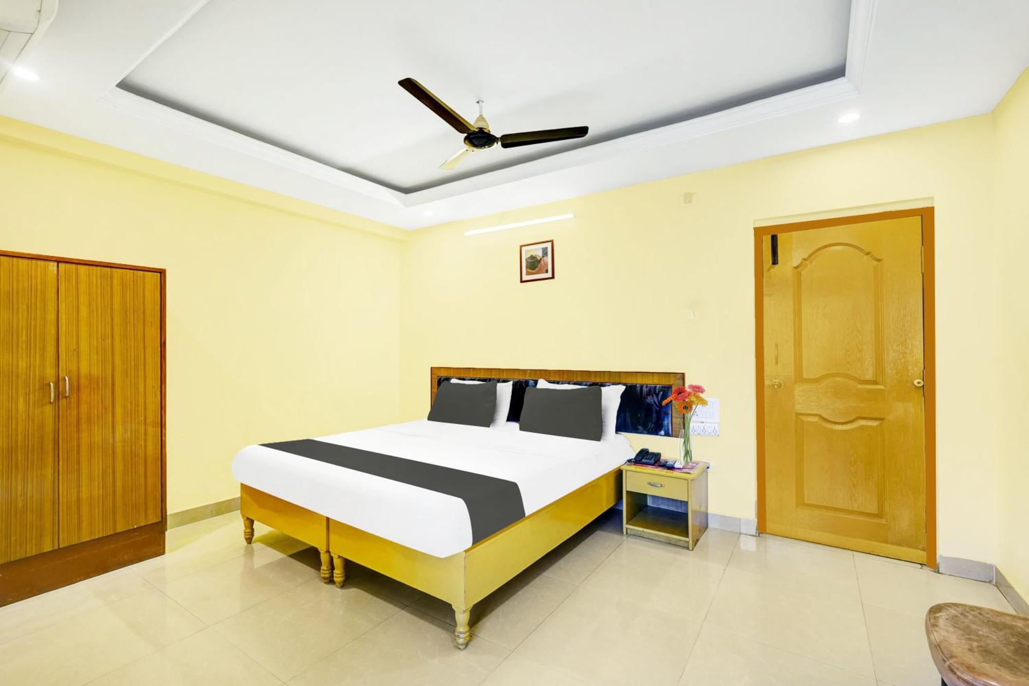 Super Hotel O Padmavathi Puram Near Railway Station Tirupati Exteriör bild
